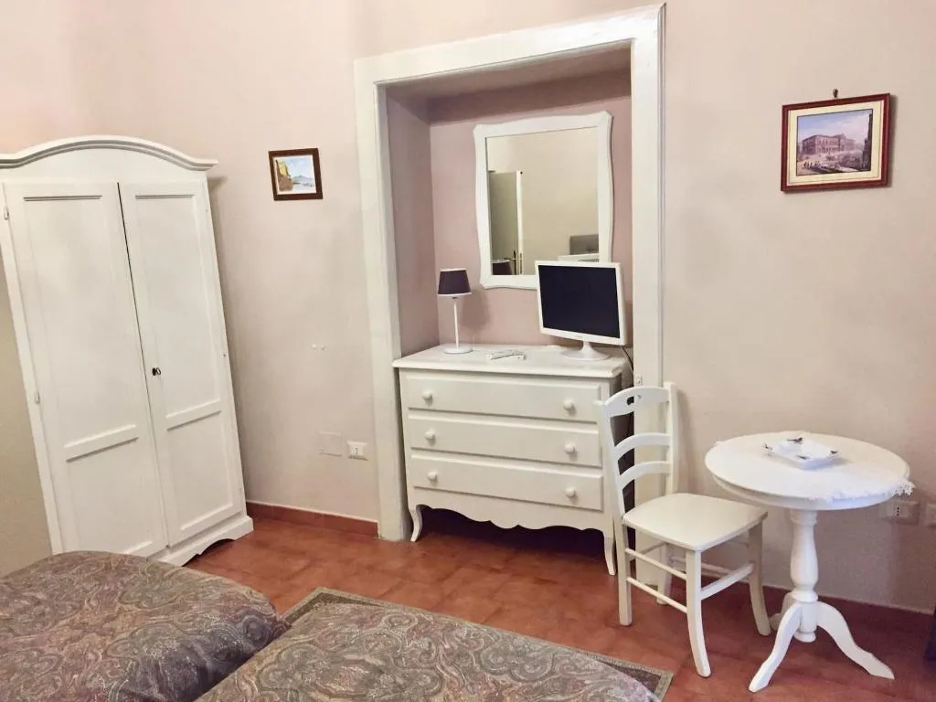 Room, B&B Speranzella, Naples