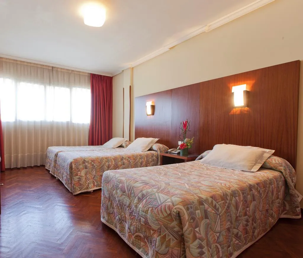 TRIPLE STANDARD Room, Galaico, Madrid