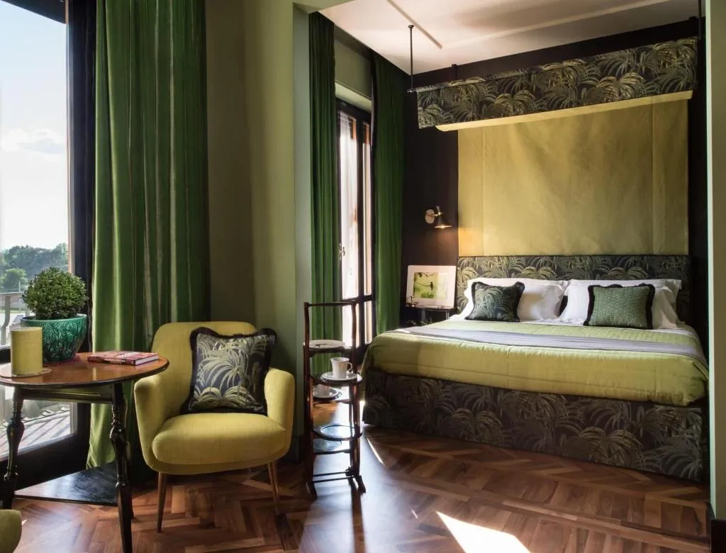 Room, Velona's Jungle Luxury Suites, Florence