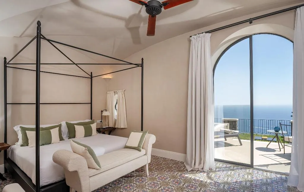 Room, Furore Grand Hotel, Naples