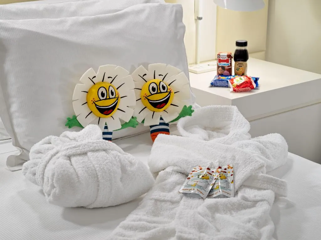 TRIPLE STANDARD Room, H10 Urquinaona Plaza, Barcelona