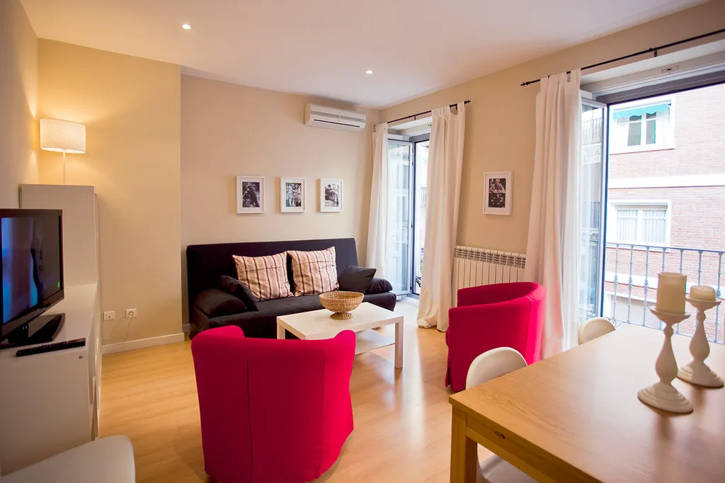 APARTMENT CAPACITY 4 TWO BEDROOMS Room, Apartment in the Centre, Madrid