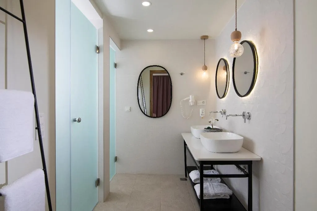 SUITE DELUXE ONE BEDROOM Room, Rainbow Apartments, Crete