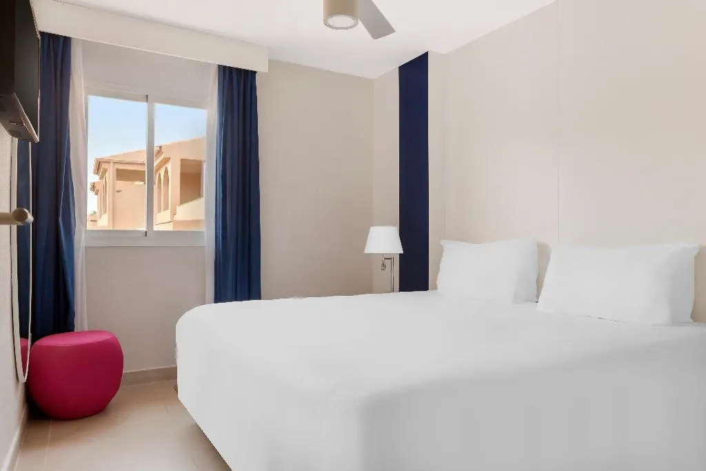 APARTMENT CAPACITY 4 ONE BEDROOM Room, Los Amigos Beach Club, Costa Del Sol