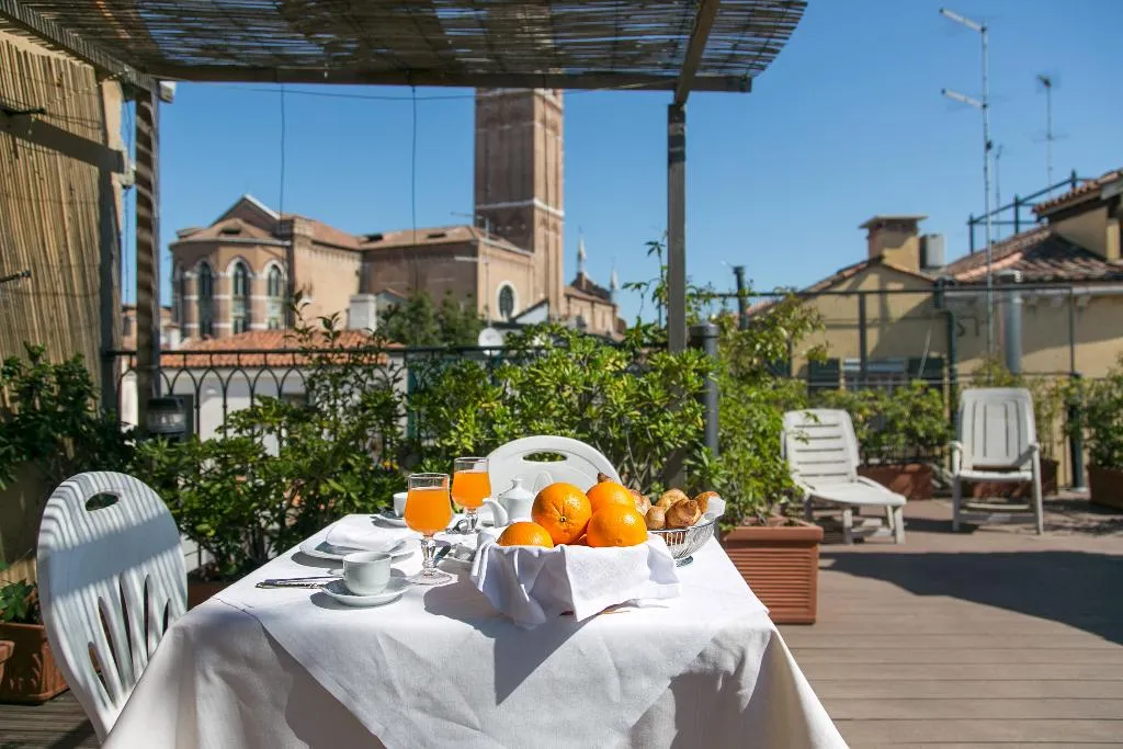 Bar, Pantalon, Venice