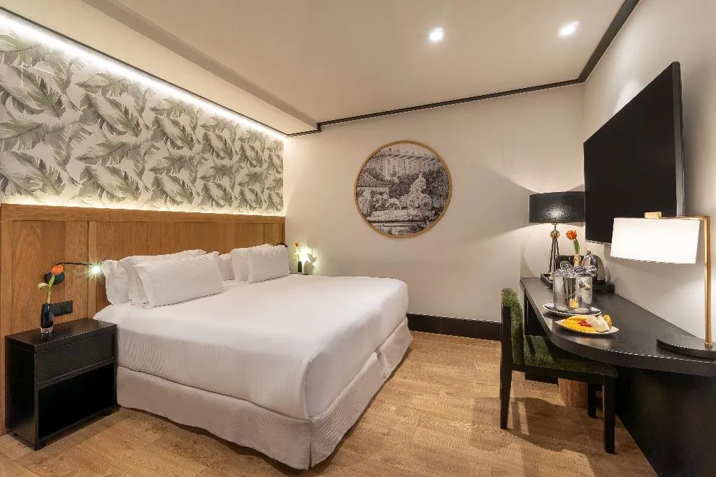 DOUBLE CLASSIC WITH TERRACE Room, H10 Puerta de Alcala 4* Sup., Madrid
