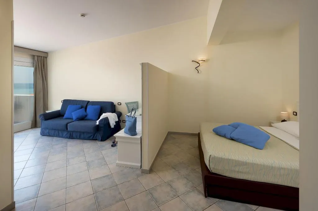 Room, Riviera, Palermo