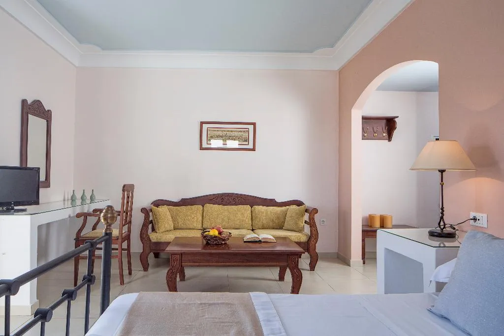 FAMILY ROOM STANDARD Room, Veggera Hotel, Santorini