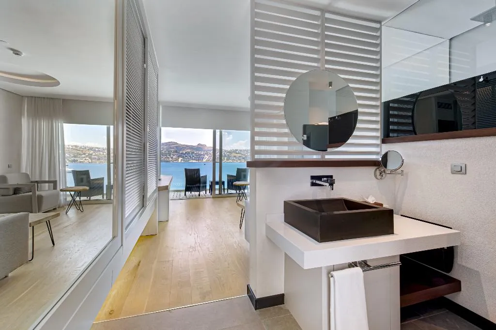 DOUBLE DELUXE KING BED Room, Cape Bodrum Luxury Hotel & Beach, Bodrum