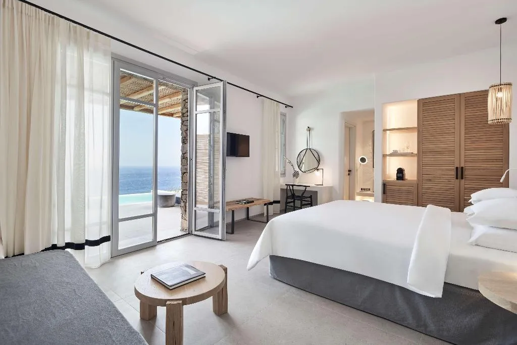 SUITE DELUXE WITH PRIVATE POOL Room, Radisson Blu Euphoria Resort, Mykonos