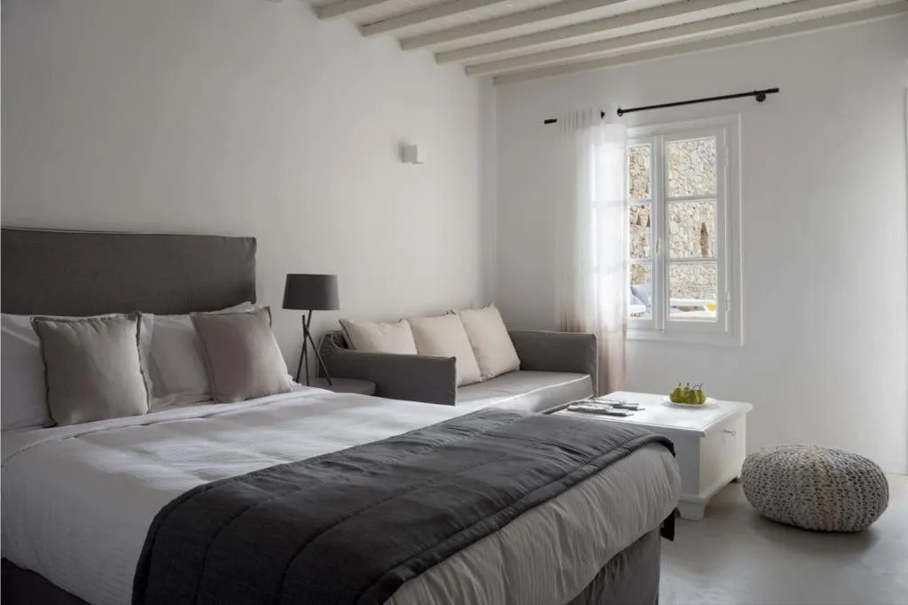 JUNIOR SUITE POOL VIEW Room, Cova Mykonos Suites, Mykonos