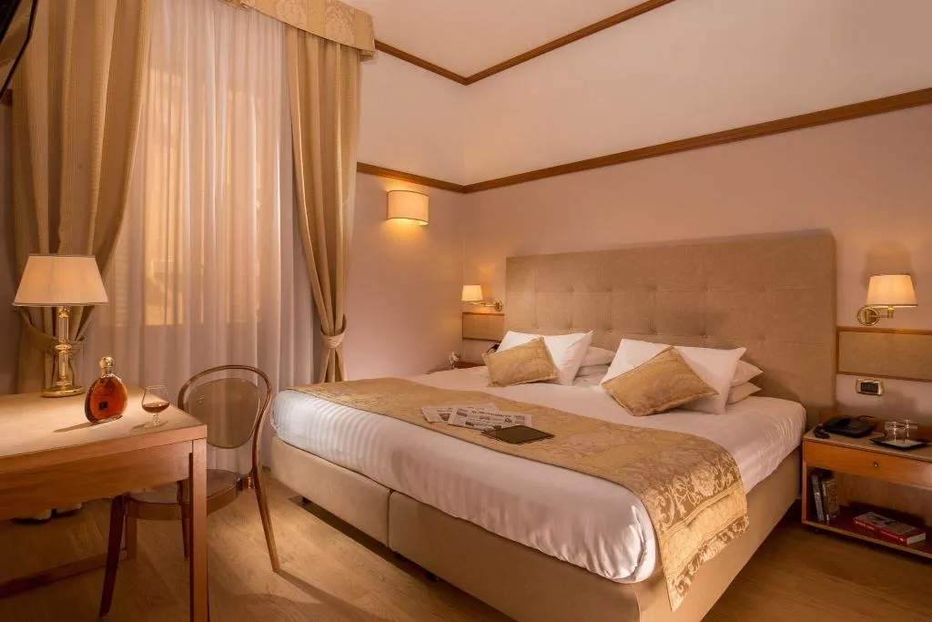 JUNIOR SUITE TWO BEDS Room, Hotel La Residenza, Rome