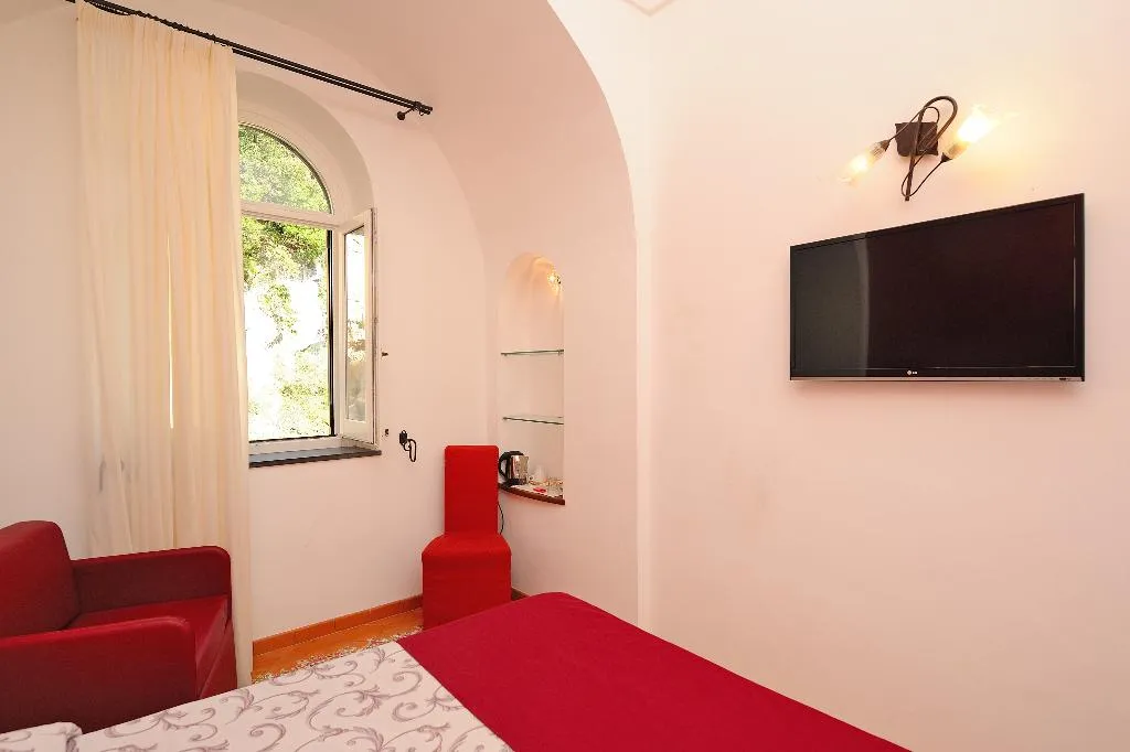 QUADRUPLE DELUXE Room, Hotel Villa Annalara, Naples