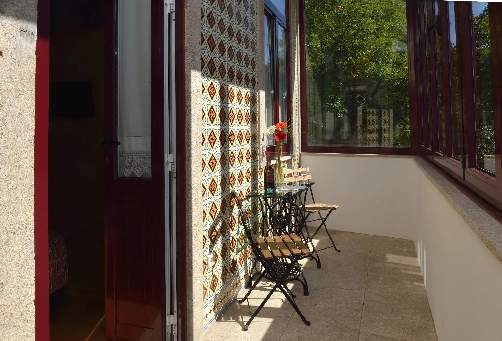 Double or Twin GARDEN VIEW WITH BALCONY Room, Dukes Corner Guest House, Porto