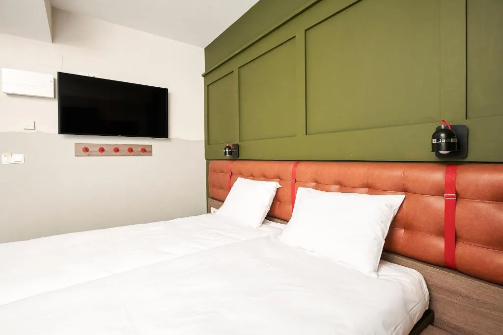 FAMILY ROOM TWO BEDS Room, Generator Madrid, Madrid