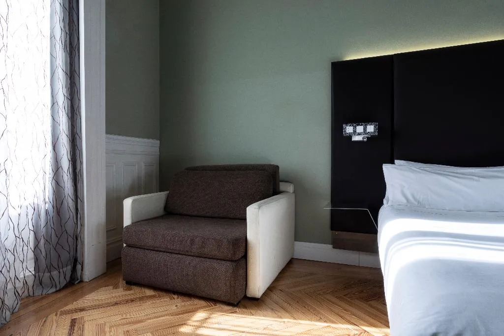 DOUBLE SUPERIOR Room, Petit Palace Lealtad Plaza, Madrid