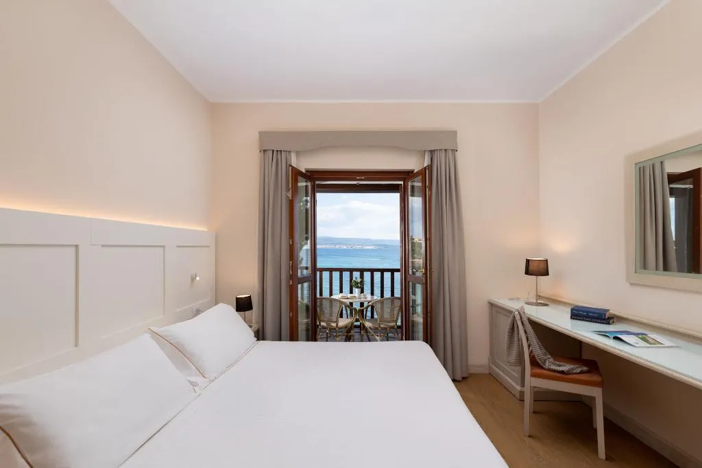 Double or Twin SEA VIEW Room, Punta Negra, Alghero