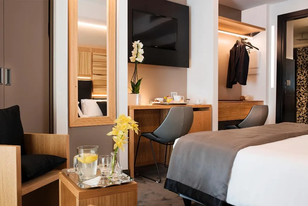 DOUBLE DELUXE Room, Trevi Collection, Rome