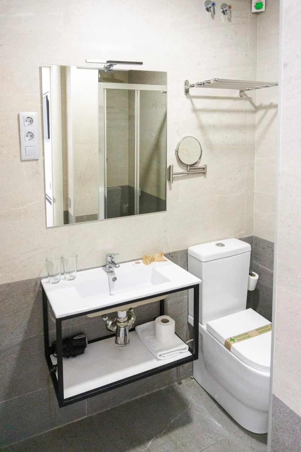 QUADRUPLE STANDARD Room, Fontanella Green House, Barcelona