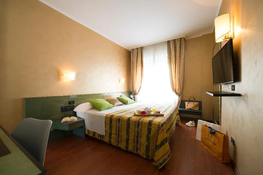 Room, Il Castelletto, Milan