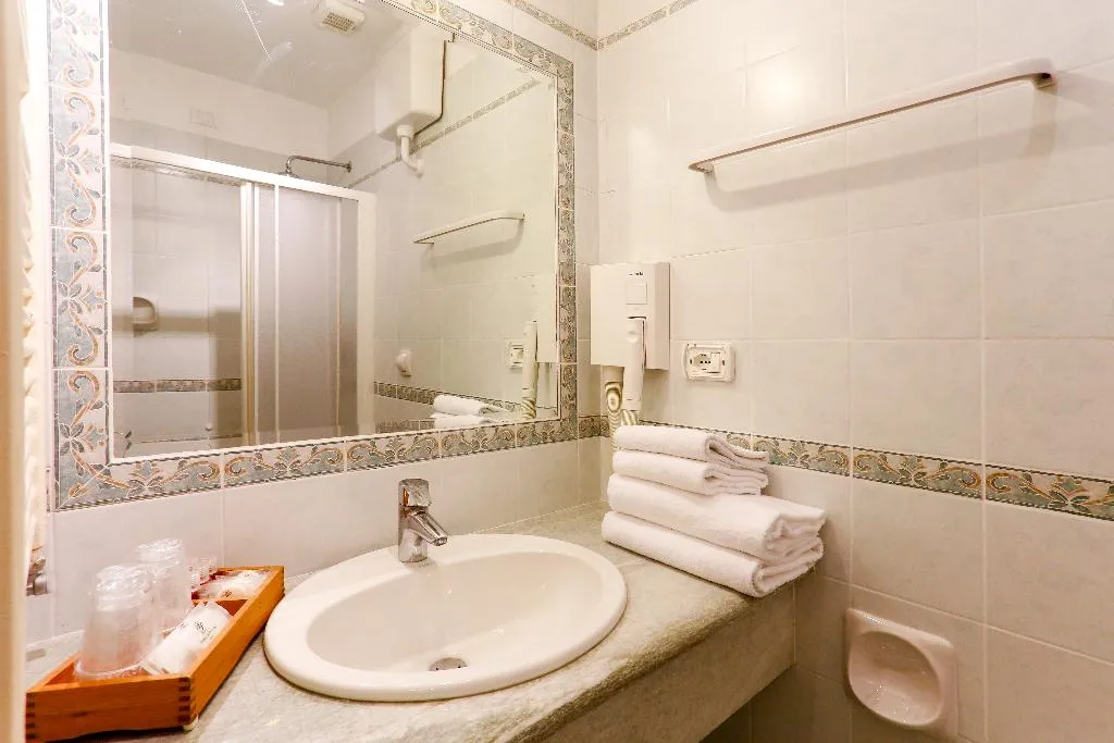 SINGLE STANDARD Room, Tempio di Pallade, Rome