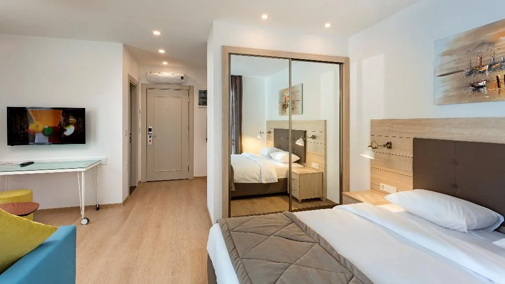 APARTMENT CAPACITY 2 Room, The Room, Antalya