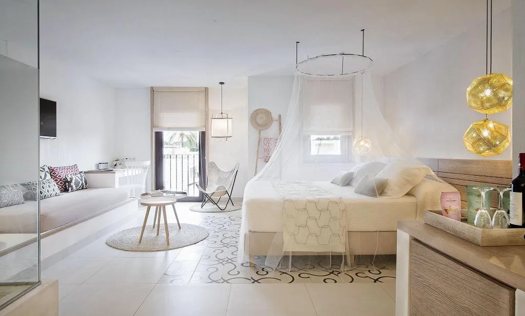 Room, Gatzara Suites Santa Gertrudis, Ibiza