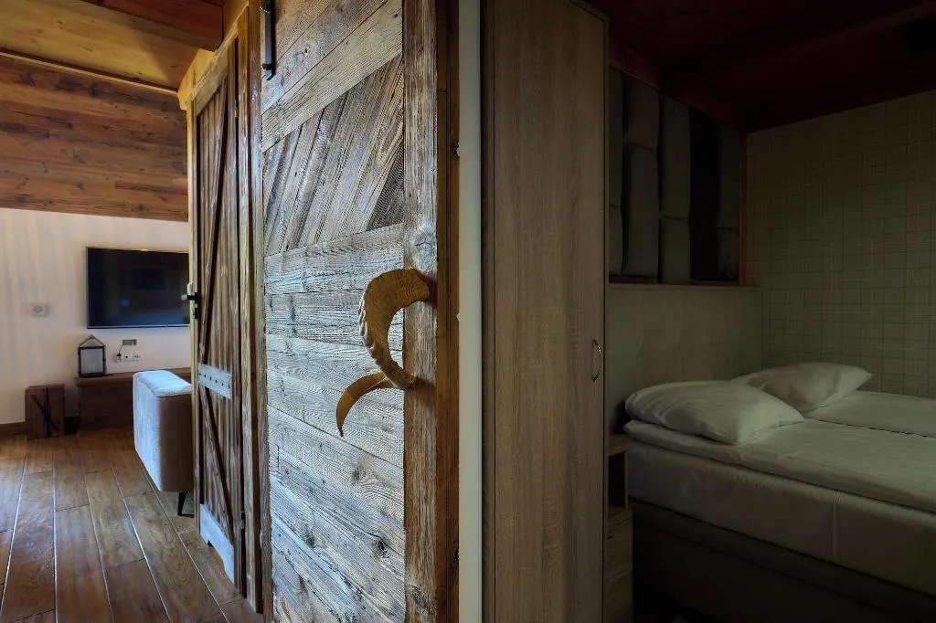 Room, ApartHotel Giewont, Krakow