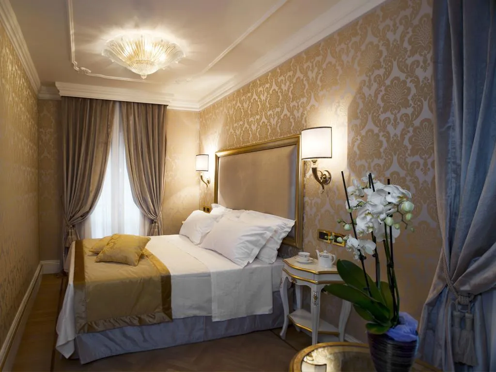 DOUBLE CLASSIC Room, Ai Reali Hotel, Venice