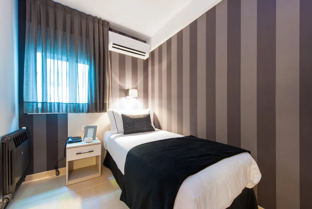 SINGLE STANDARD Room, New Hotel Colon, Barcelona