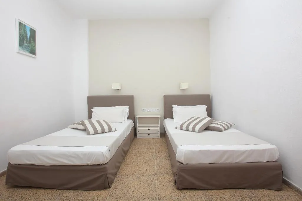 APARTMENT SUPERIOR CAPACITY 4 Room, Iraklis, Crete