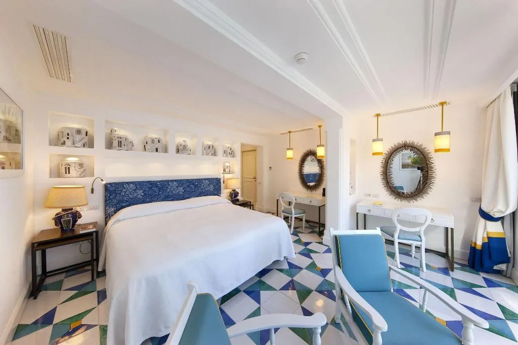 Room, Il San Pietro, Naples