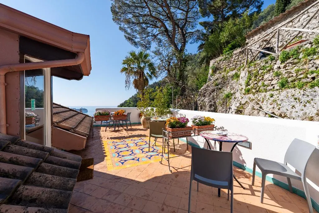 JUNIOR SUITE STANDARD Room, Hotel Villa Annalara, Naples