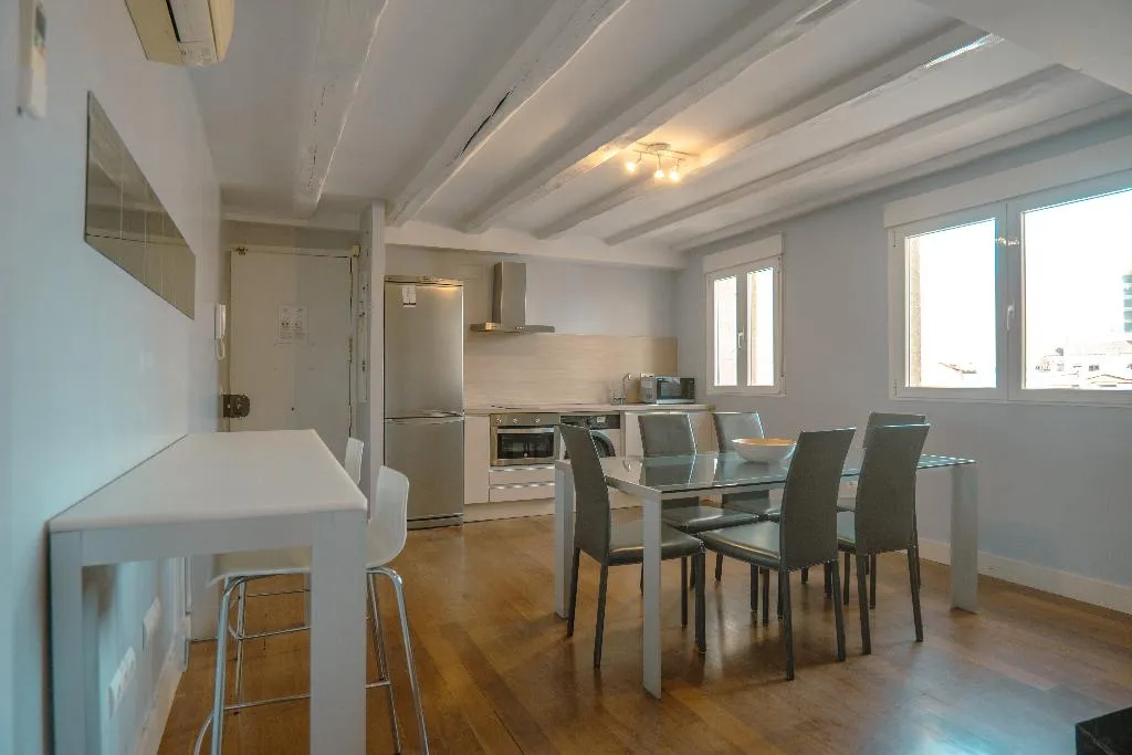 APARTMENT TWO QUEEN BEDS Room, Smartr Madrid Atocha, Madrid