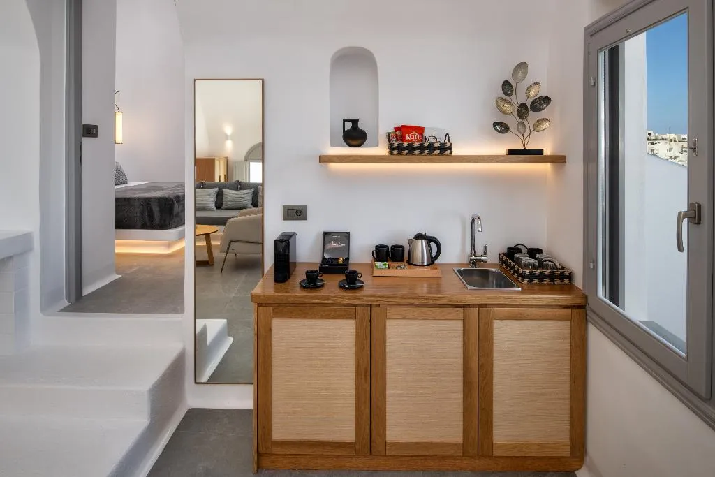SUITE WITH PRIVATE POOL Room, Eteoro Suites, Santorini
