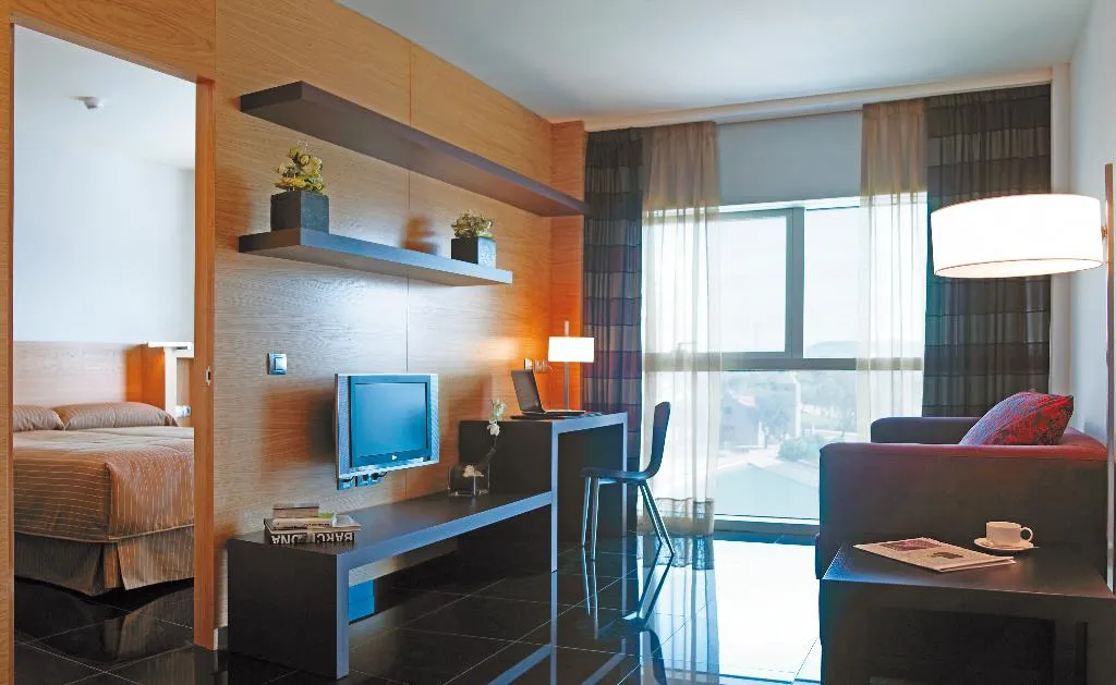Room, Hesperia Fira Apartments, Barcelona