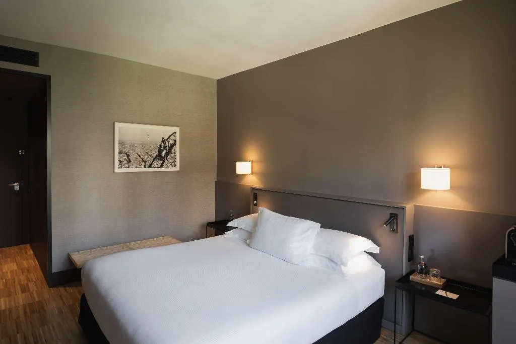 DOUBLE POOL VIEW Room, Alexandra Barcelona, Curio Collection by Hilton, Barcelona