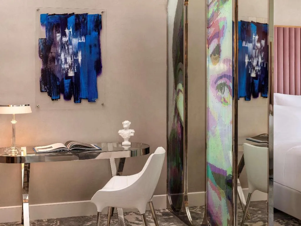 SUITE WITH BALCONY Room, SLS Dubai Hotel & Residences, Dubai