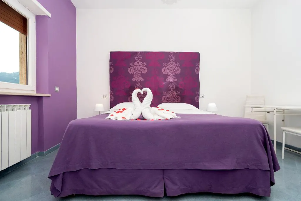 Double or Twin STANDARD Room, Guest House Emily Suites Sorrento, Naples