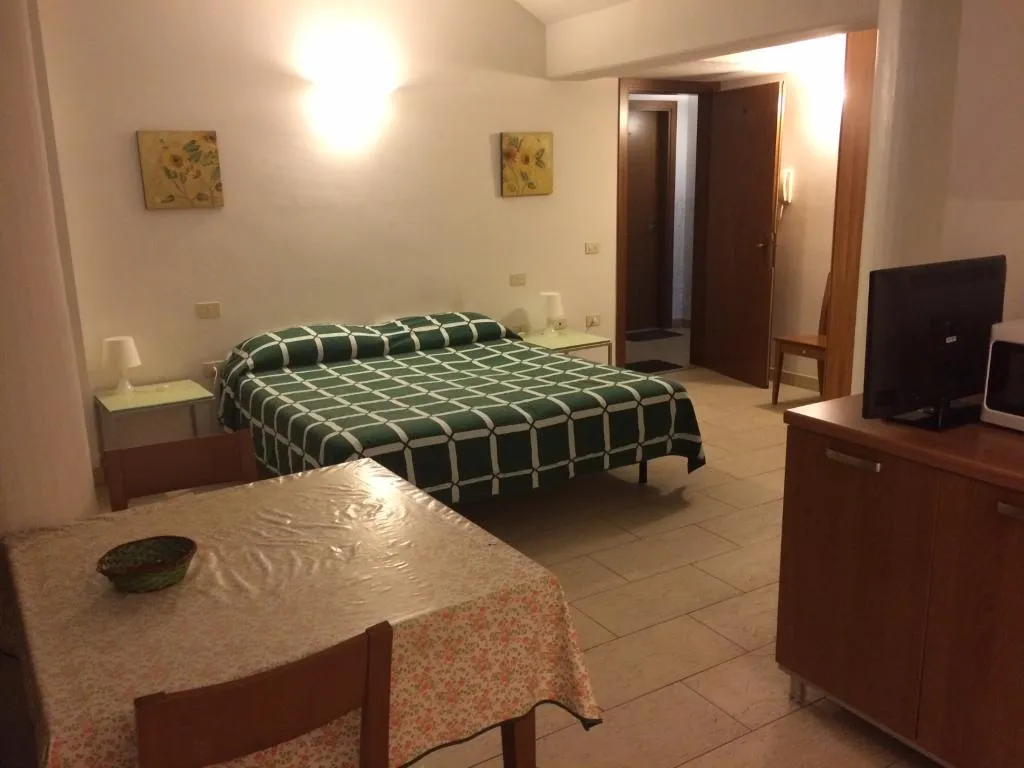 STUDIO STANDARD Room, Gemini City Centre Studios, Florence