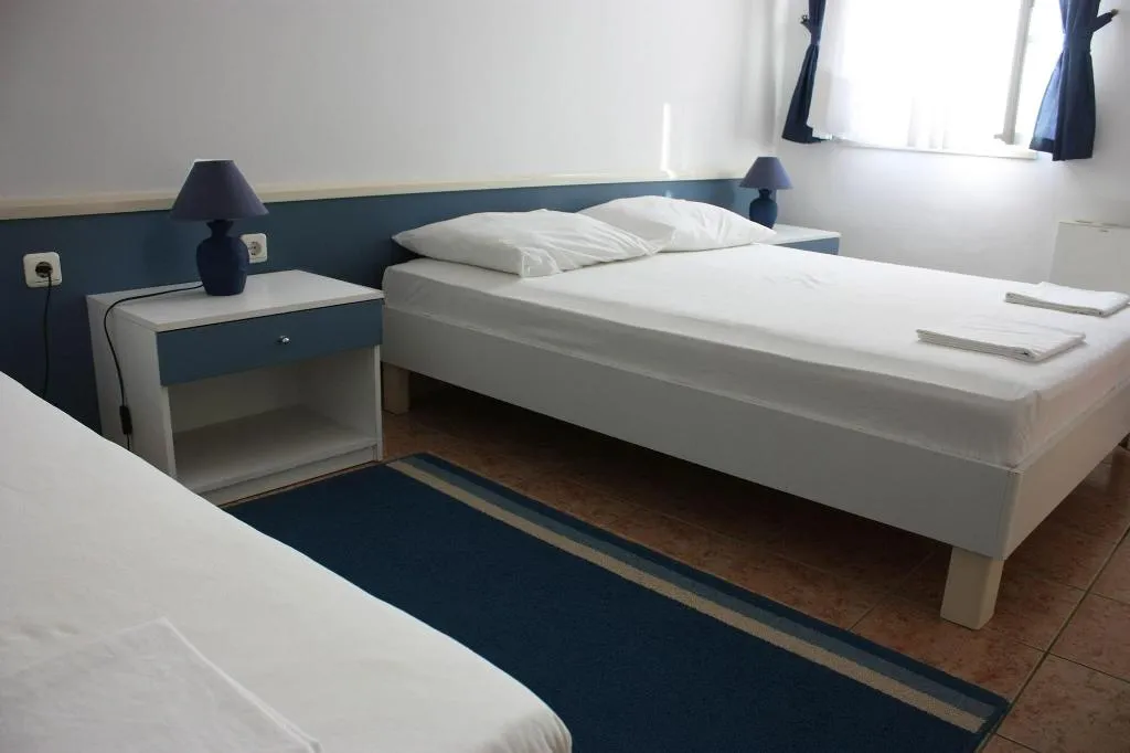 Room, Ivan, Split