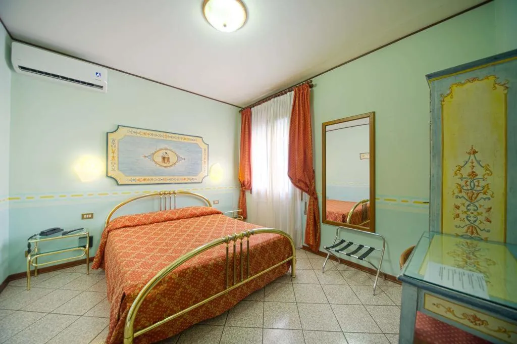 SINGLE STANDARD Room, Camelia Rooms Venice, Venice