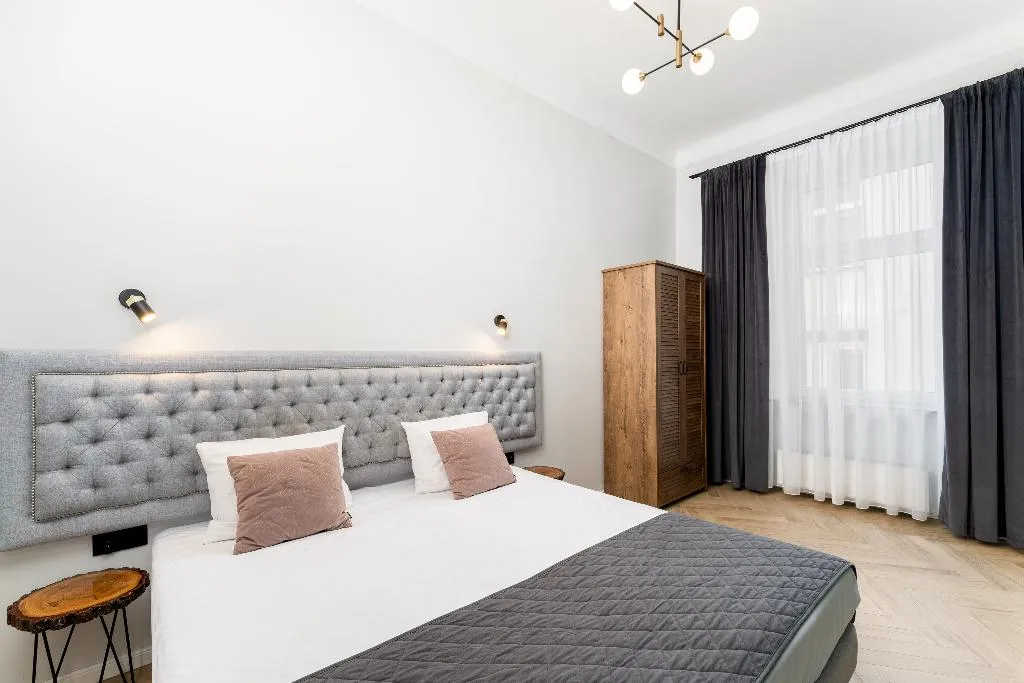 STUDIO STANDARD Room, Erasmus Student Apartments - Krakow Old Town, Krakow