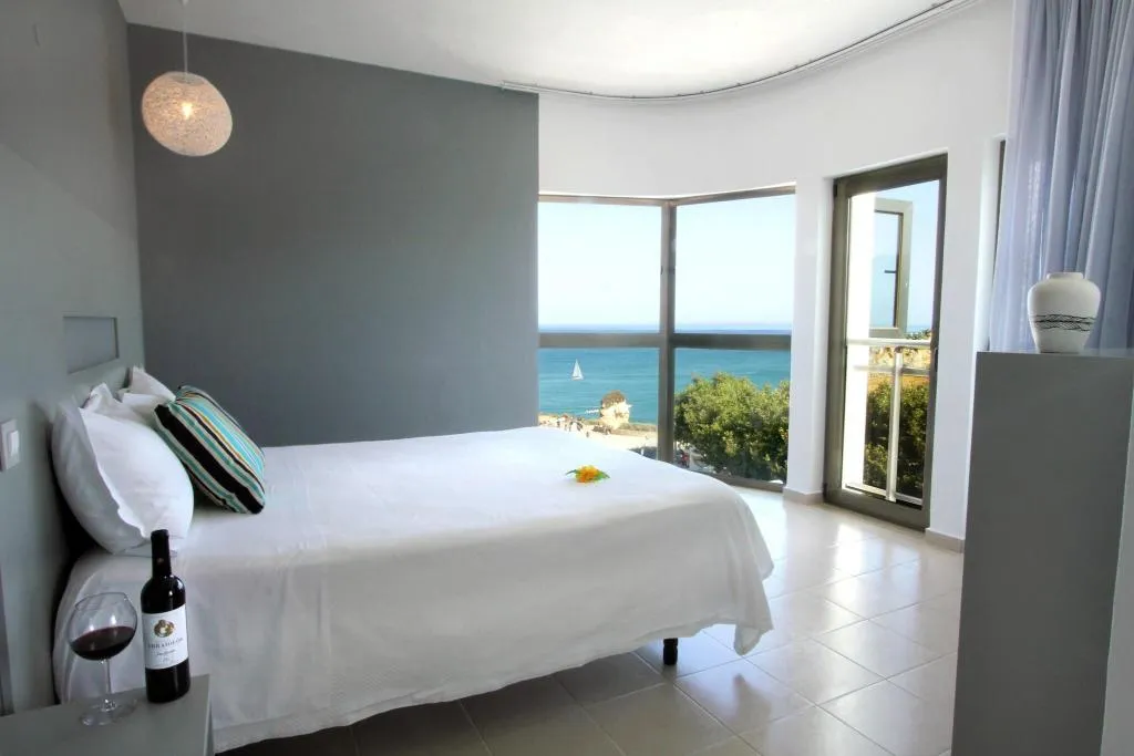 JUNIOR SUITE PARTIAL SEA VIEW Room, Carvi Beach Hotel, Algarve