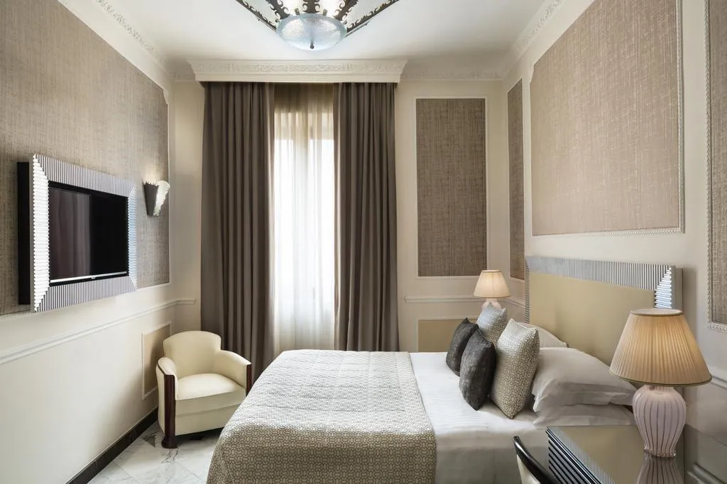 Double or Twin DELUXE Room, Baglioni Hotel Regina, Rome