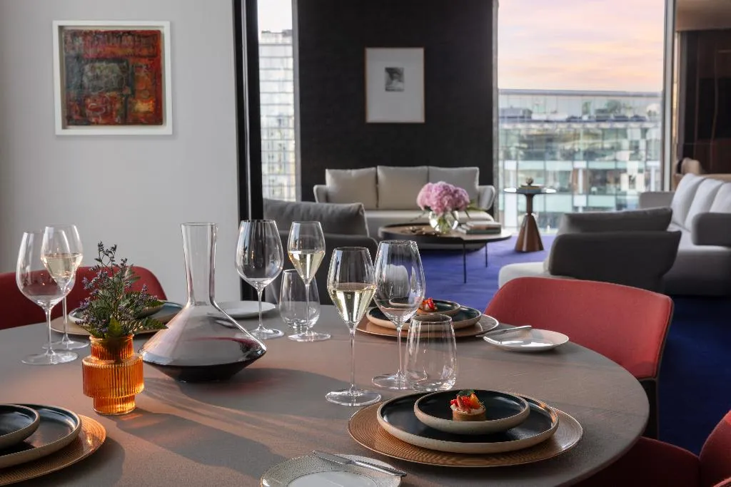 SUITE STANDARD Room, Anantara The Marker Dublin, Dublin