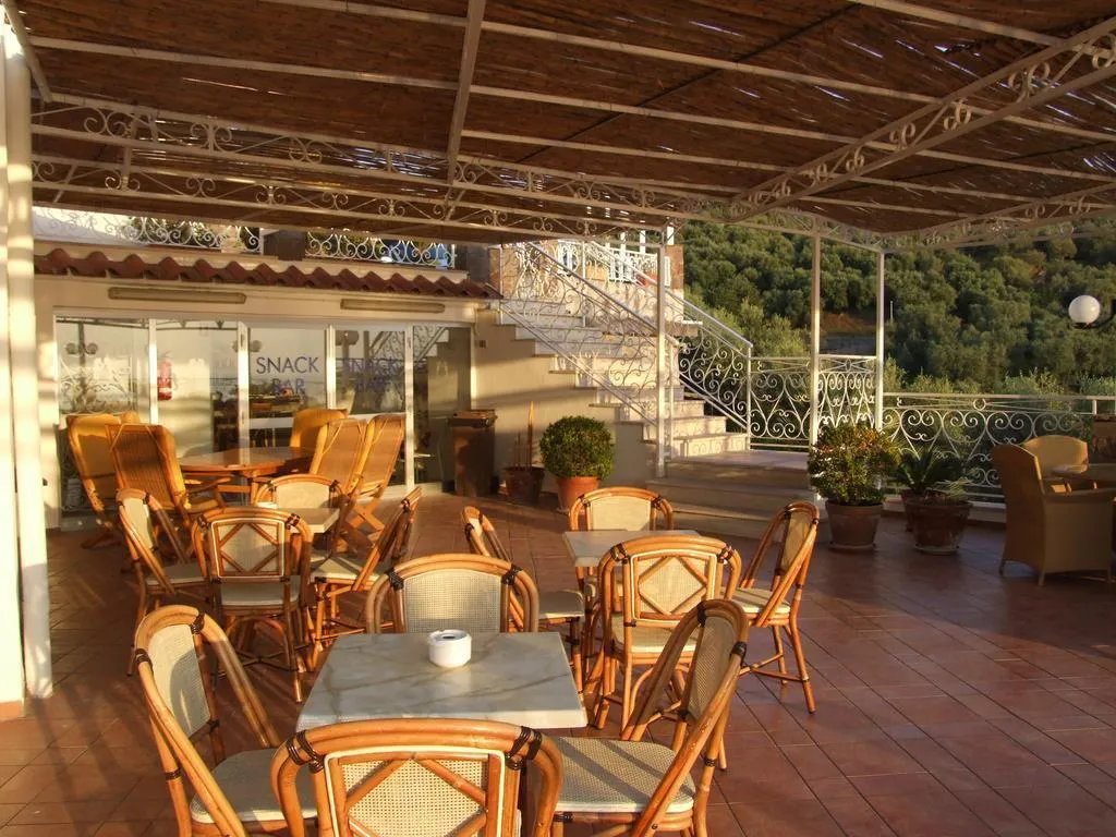 Terrace, Dania, Naples