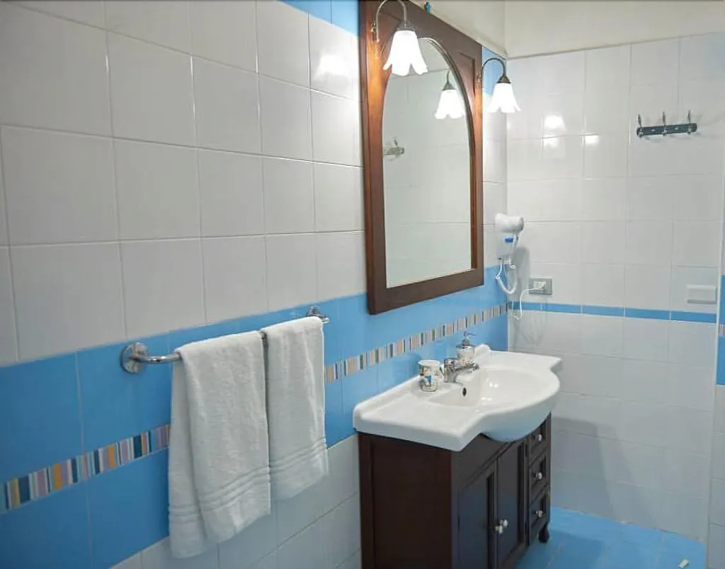 Room, L Anfiteatro Di Pompei B B, Naples