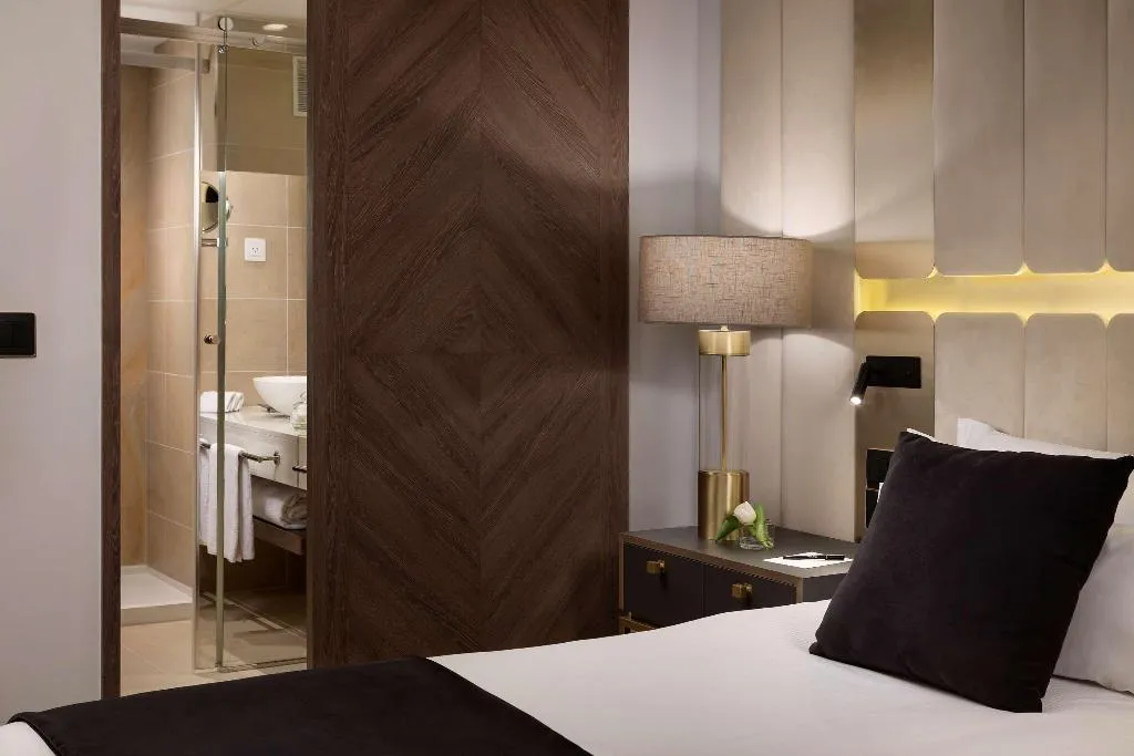 Double or Twin DELUXE Room, The Level At Hotel Melia Castilla, Madrid