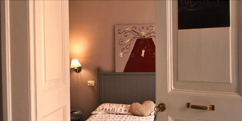 Room, B&B Napul'art, Naples